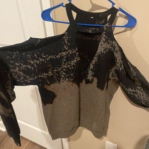 Mixed colors long sleeve top with cut outs